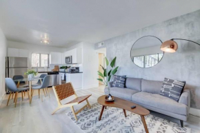 Chic Retreat: 2BR Apartment!